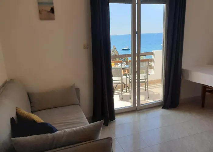 Seaside Rosic * إيفان دولاس