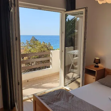 Seaside Rosic