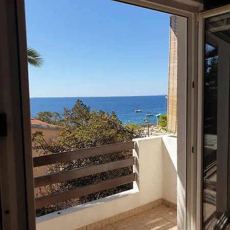Seaside Rosic Apartment